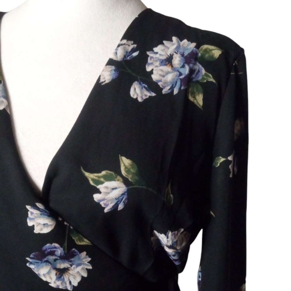 Nordstrom Lush Elly Floral Blue Hydrangea True Wrap Mini Dress Size Large NWT - Picture 8 of 12